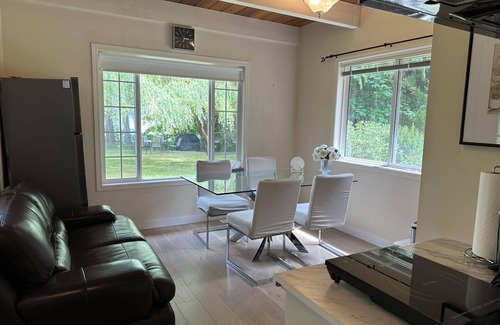 Regional District of Nanaimo House | Sea La Vie Rare & Peaceful Hidden Gem Shore House