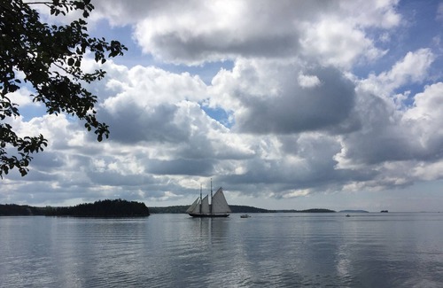 Boutiliers Point Cottage | Seaside retreat 30 minutes from downtown Halifax