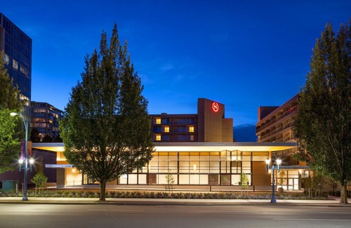 Richmond City Centre Hotel | Sheraton Vancouver Airport Hotel