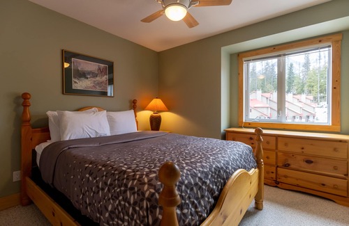 East Kootenay Condo | Ski In & 10 Minute Walk to the Elk Chair Lift