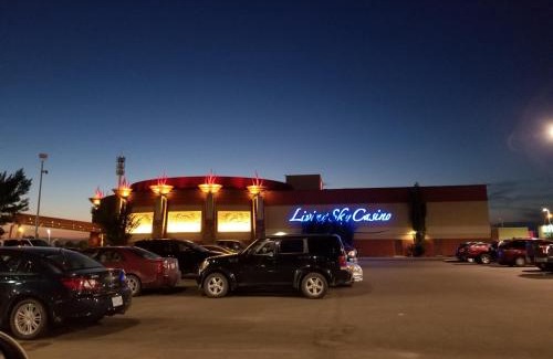 Swift Current Hotel | SkyView Swift Current