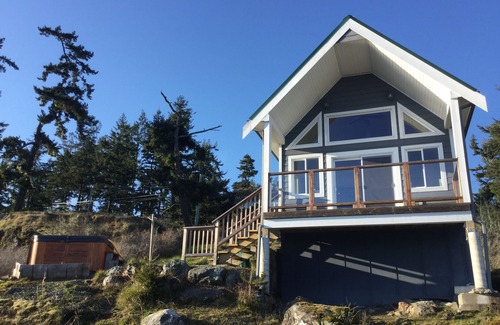 Otter Point Cabin | Social distancing at it’s finest.