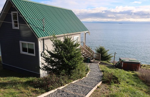 Otter Point Cabin | Social distancing at it’s finest.
