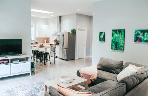 Otter Point Villa | Sooke Getaway - Relax & Recharge in Nature, Private 7min to Sooke