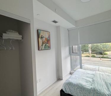 Downtown Mississauga Apartment | Spacious 3bedroom home in Square One Area