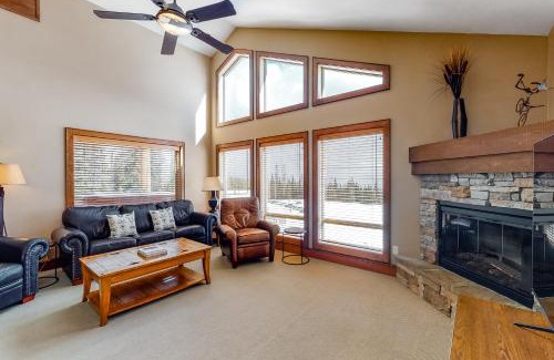 Big White Ski Resort House | Spyglass 4C