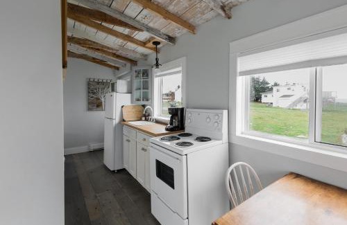 Indian Harbour Ski Chalet | Starfish Cottage