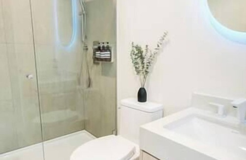Downtown Eastside Apartment | Staycation in New 1-Bedroom Condo, Japantown