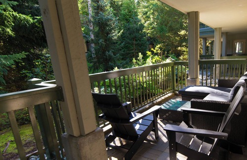 Village North Condo | Stoney Creek - Pool & Hot Tub Access, Great Location, Free WiFi