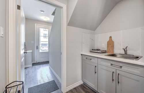 London Apartment | Studio flat near WU with parking