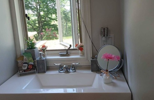 Halifax County Apartment | Studio room with privete intrance& f.bathroom Halifax/Peggy's cove are close!