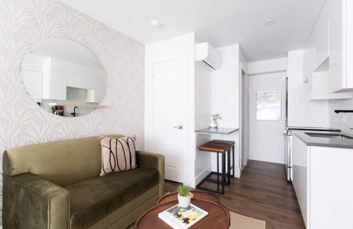 Little Italy Apartment | Stunning 4 Suites on private Floor in Little Italy by Denstays
