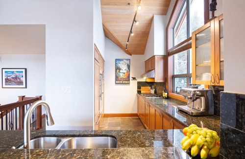 Village North House | Stunning 4BR Chalet w/Private Hot Tub & Garage!