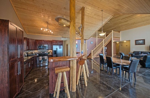Okanagan-Similkameen House | Stunning Post and Beam Home with the best views in the valley, wheelchair acc.