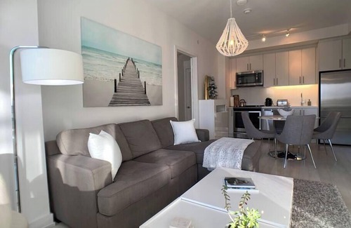 Innisfil Apartment | Stunning Stayz At Friday Harbour