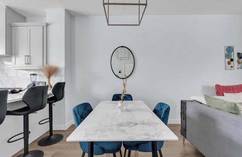 Calgary House | Stylish 4-Bedroom & Fireplace (Mainfloor Bedroom & Full Bathroom)
