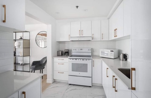 Old Montreal Apartment | Sublime 3BR 2BA Apt | Old Mtl | St Paul ST |