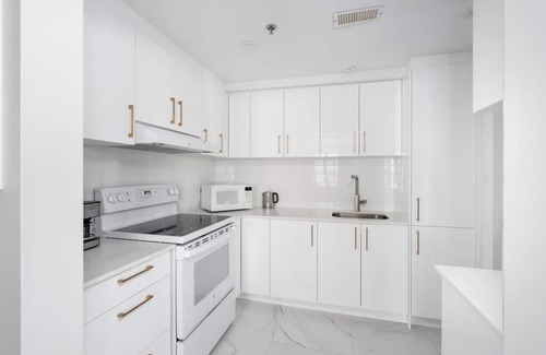Old Montreal Apartment | Sublime 3BR 2BA Apt | Old Mtl | St Paul ST |