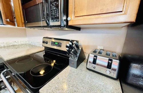 East Kootenay Condo | SullivanStone #32 - Golf - Ski - Hike - Chill - Private Hot Tub - Sleeps 8.