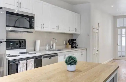 Gay Village Apartment | Sunny Getaway in Heart of Montreal
