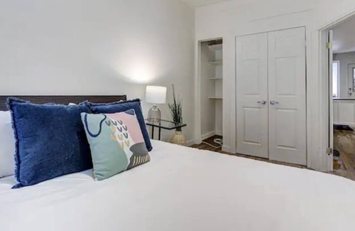 Gay Village Apartment | Sunny Getaway in Heart of Montreal