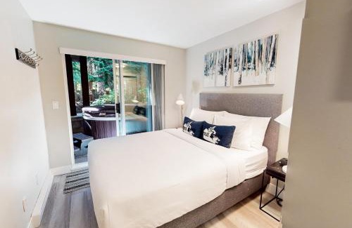 Village North Apartment | Sunpath #36