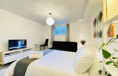 Woodbine Gardens Bed & Breakfast | Sunrise Tree Guest House