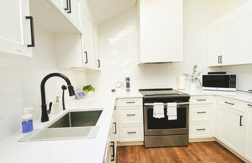 Kincardine House | Sunshine Beach House (3min to Beach) - Good Times Guaranteed