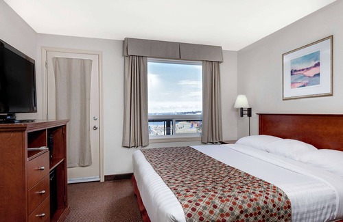 Caraquet Hotel | Super 8 by Wyndham Caraquet