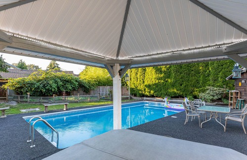Surrey House | Surrey City Escape with Pool and Hot Tub