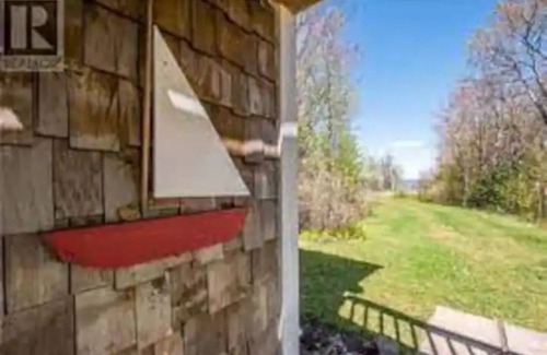 Shediac Villa | Swimmin pool movie stars &a c’ment pond- jc ma gee