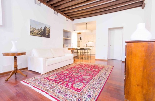 San Polo Apartment | The Arch - a cozy apartment with the charm of history