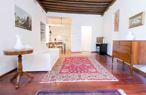 San Polo Apartment | The Arch - a cozy apartment with the charm of history