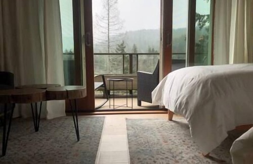 Bowen Island House | The Ark Retreat House on Bowen - New w/lake views