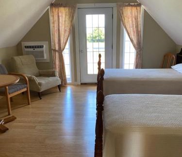 Little Pond Hostel | The Barn at Spry Point