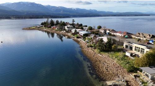 Regional District of Nanaimo House | The Beach House at Deep Bay