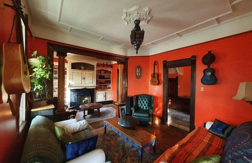 Namur Hostel | The Cinema Room with Spa - Le Salon des Inconnus
