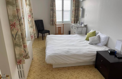Quartier 5-4 Hostel | The Couvent