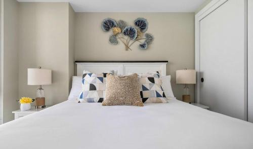 Victoria Park Apartment | The Getaway Next to Stampede 2BR Suite Downtown
