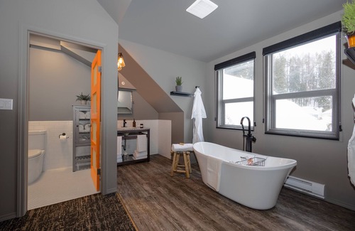 East Kootenay Hotel | The Larix Hotel