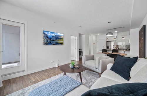 Beltline Apartment | "The Monopoly" UG Parking | Mins to Saddledome