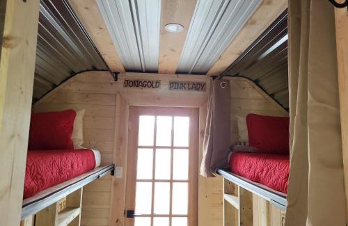 East Kootenay Hostel | THE ORCHARD (HOSTEL WITH PRIVATE BUNKS)