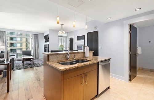 Downtown Victoria Apartment | The Parkside Hotel & Spa
