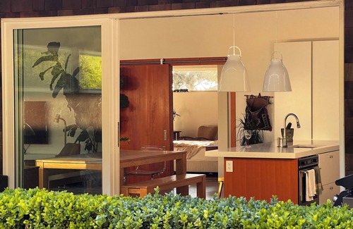 Juan de Fuca Electoral Area House | The Tides - Luxury Beach House in Jordan River - Storm Watching!