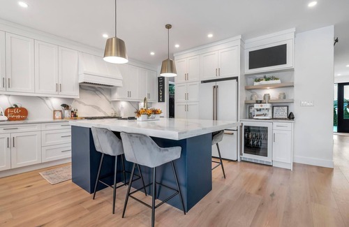 Saanich West House | The Ultimate Villa- Luxury Home with Guest House in the Heart of Town