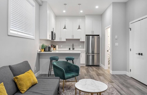 Saanich West House | The Ultimate Villa- Luxury Home with Guest House in the Heart of Town