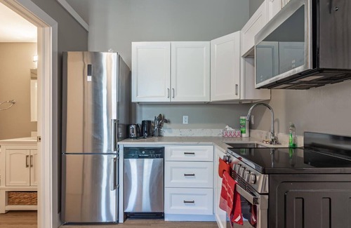 South End Apartment | This apartment is a 0 bedroom(s), 1 bathrooms, located in Halifax, NS.