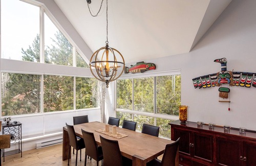 Blackcomb House | Thunderputt - a Whistler townhouse, 3 minutes from the Blackcomb Gondola