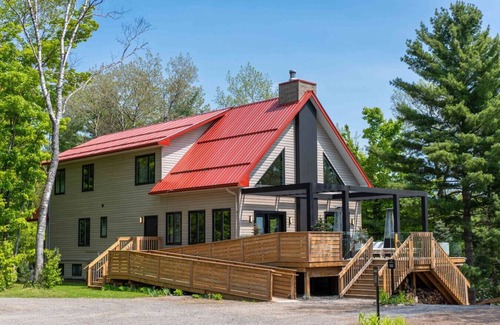Algonquin Highlands Cabin | Tranquil Waters at Dimensions | Cabin Two