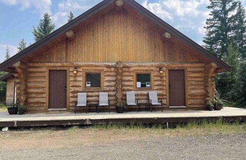 Lac Le Jeune Cabin | Tranquil Wilderness Cabin